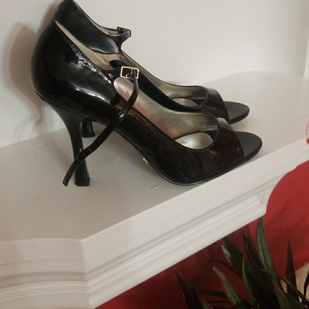 Ladies Shoes - Picture 3 of 4